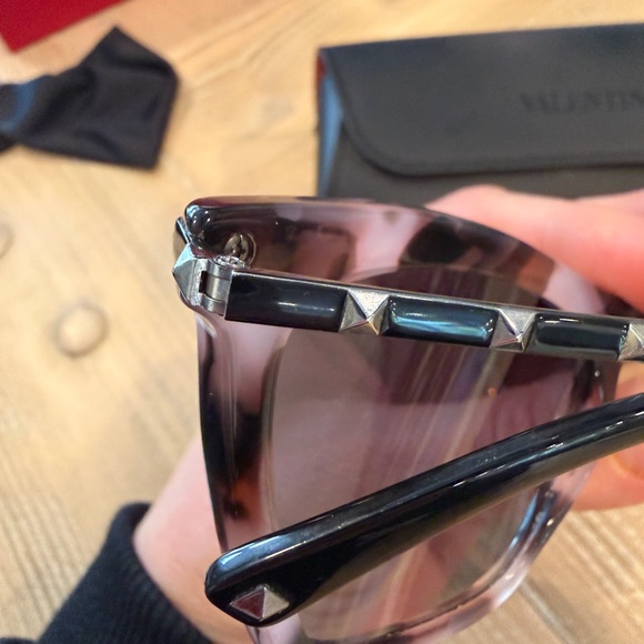 Authentic Valentino Oversize Tortoise Sunglasses Brand New In Box - Picture 3 of 3